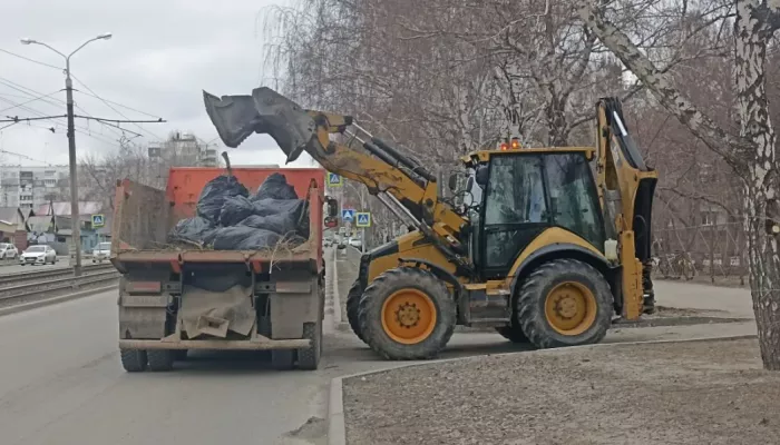 Барнаульцы навели порядок в городе в чистый четверг. Фоторепортаж
