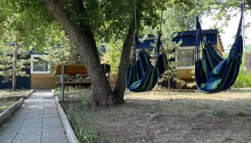 Базу отдыха на берегу выставили на продажу в Яровом. Фото
