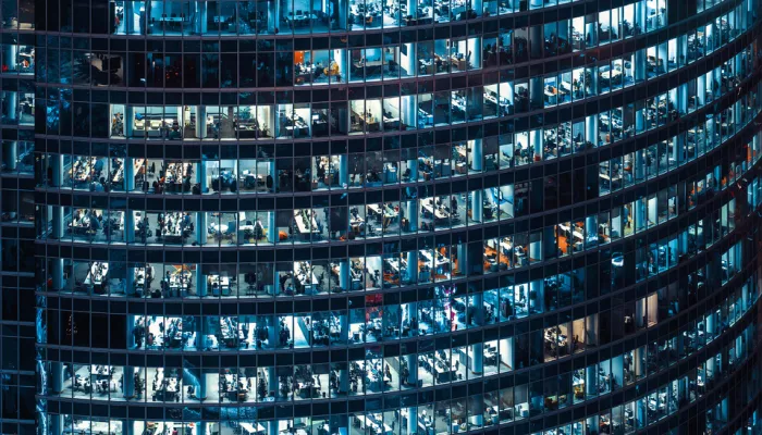 Легендарную башню в Москва-Сити сняли с неожиданных ракурсов. Фото