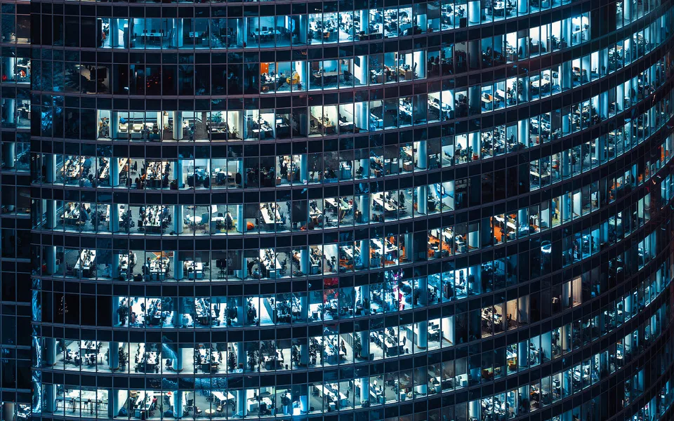 Легендарную башню в Москва-Сити сняли с неожиданных ракурсов. Фото