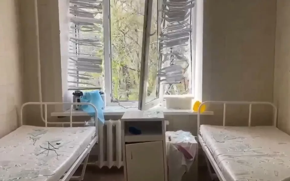 Появились кадры разрушений в российском роддоме после атаки БПЛА