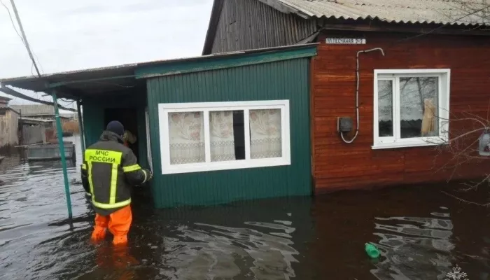 Числе подтопленных паводком домов снизилось в Алтайском крае