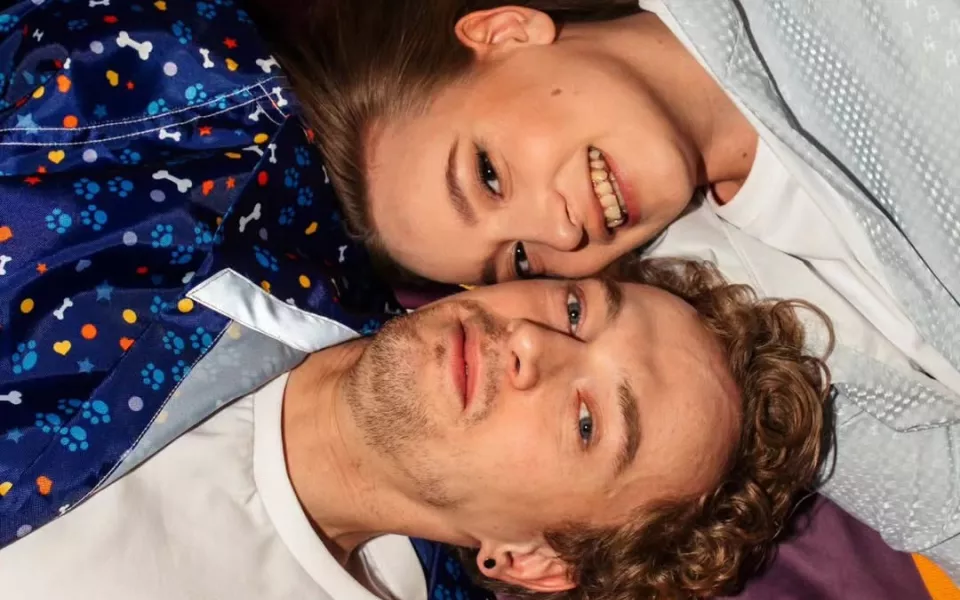 Знакомые заявили, что актера из Барнаула и его жену на самом деле могли убить