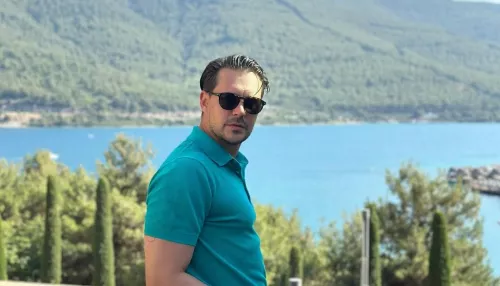 Стало известно, что актер Милош Бикович получает за съемочный день до 2 млн рублей