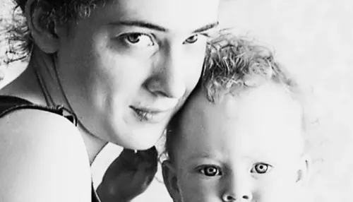 Ксения Раппопорт поздравила дочь Аглаю Тарасову трогательным фотоархивом