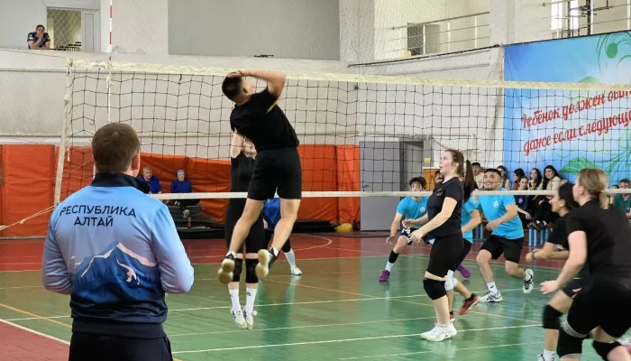 В Горно-Алтайске прошел Кубок главы Республики Алтай по волейболу