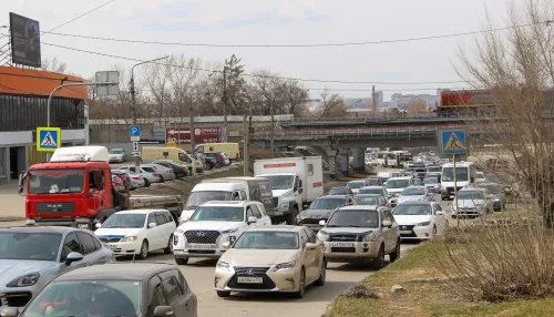 Один из самых оживленных проспектов Барнаула отремонтируют. Как он выглядит сейчас