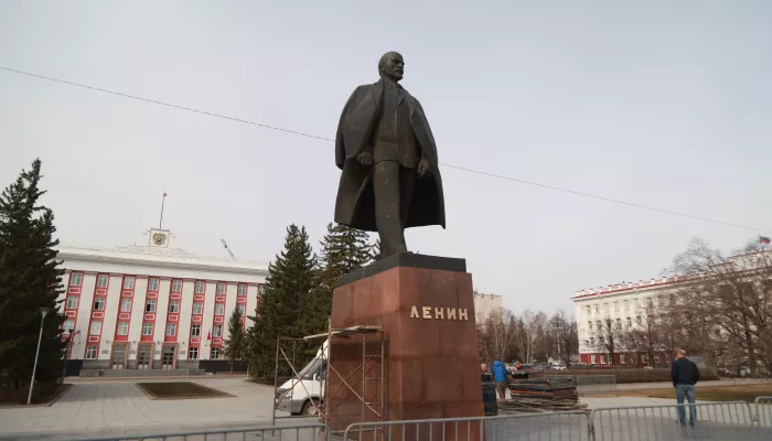 Как выглядит памятник Ленину в Барнауле после ремонта постамента. Фоторепортаж