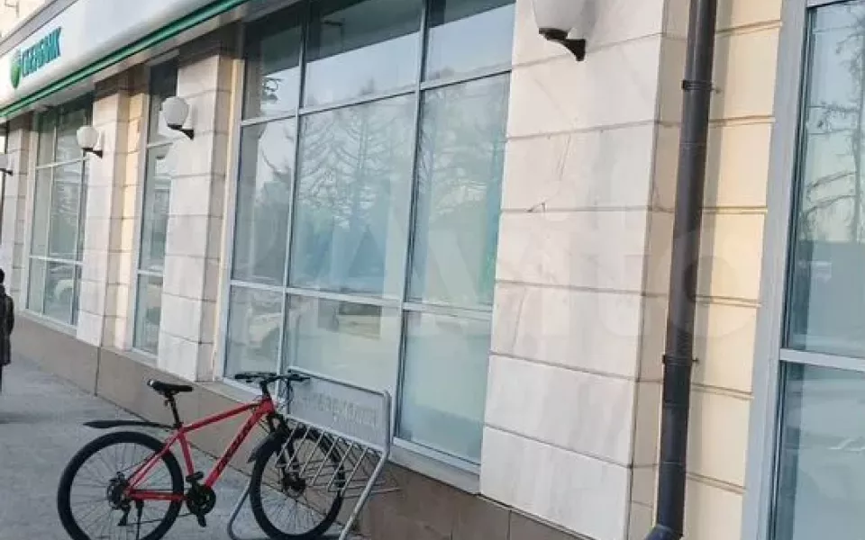 Сбер выставил на продажу свое отделение напротив краевой администрации