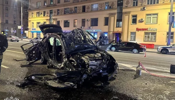 Два человека погибли в массовом ДТП в центре Москвы. Фото и видео