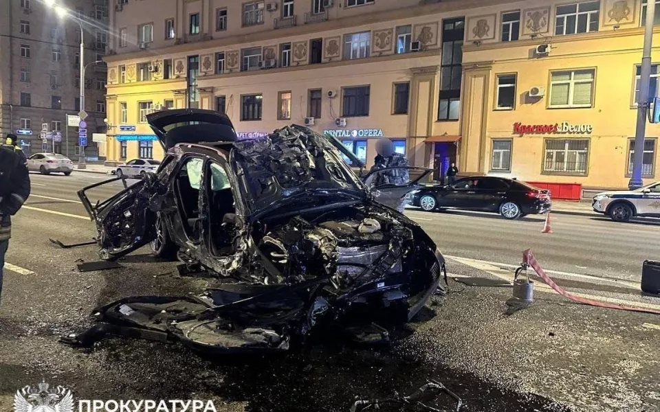 Два человека погибли в массовом ДТП в центре Москвы. Фото и видео