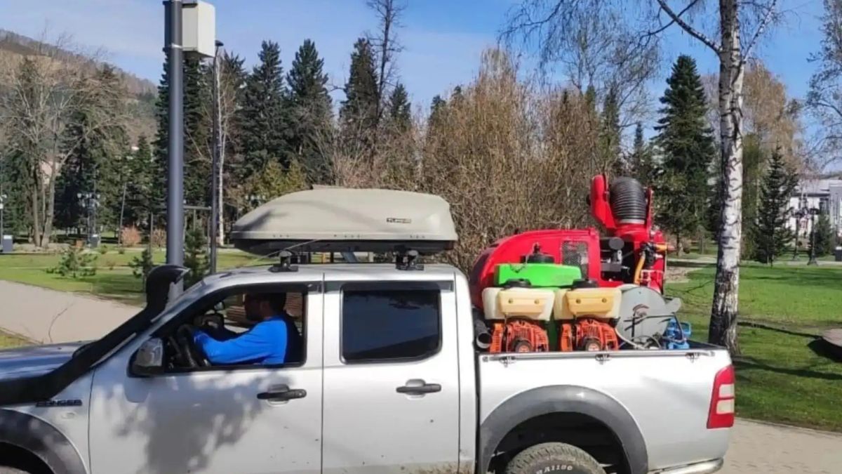 Обработка общественных территорий Горно-Алтайска от клещей