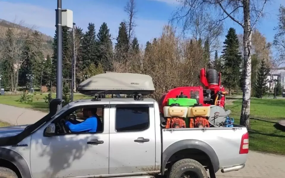 Общественные территории Горно-Алтайска обрабатывают от клещей