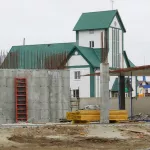 Фундамент и первые стены: как в новостройках Барнаула возводят новую поликлинику. Фото
