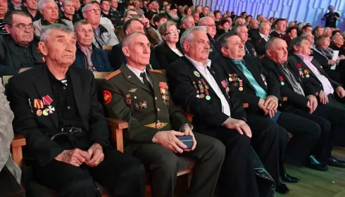 Алтайских ликвидаторов чернобыльской катастрофы чествовали в концертном зале Сибирь