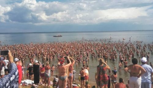 Уральские пельмени вместе с жителями Алтая установили новый рекорд на Яровом
