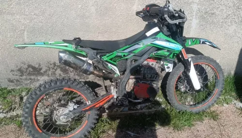 Мотоцикл Regulmoto перевернулся в Республике Алтай: водитель серьезно пострадал