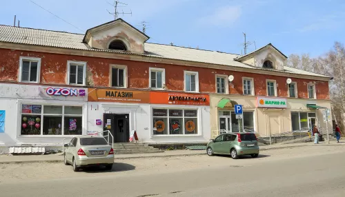 Наследие Потока: в Барнауле снесут еще один аварийный дом с магазином Мария-Ра