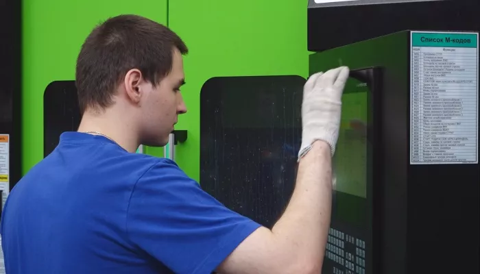 Барнаульский студент рассказал, как совмещает учебу с работой на заводе