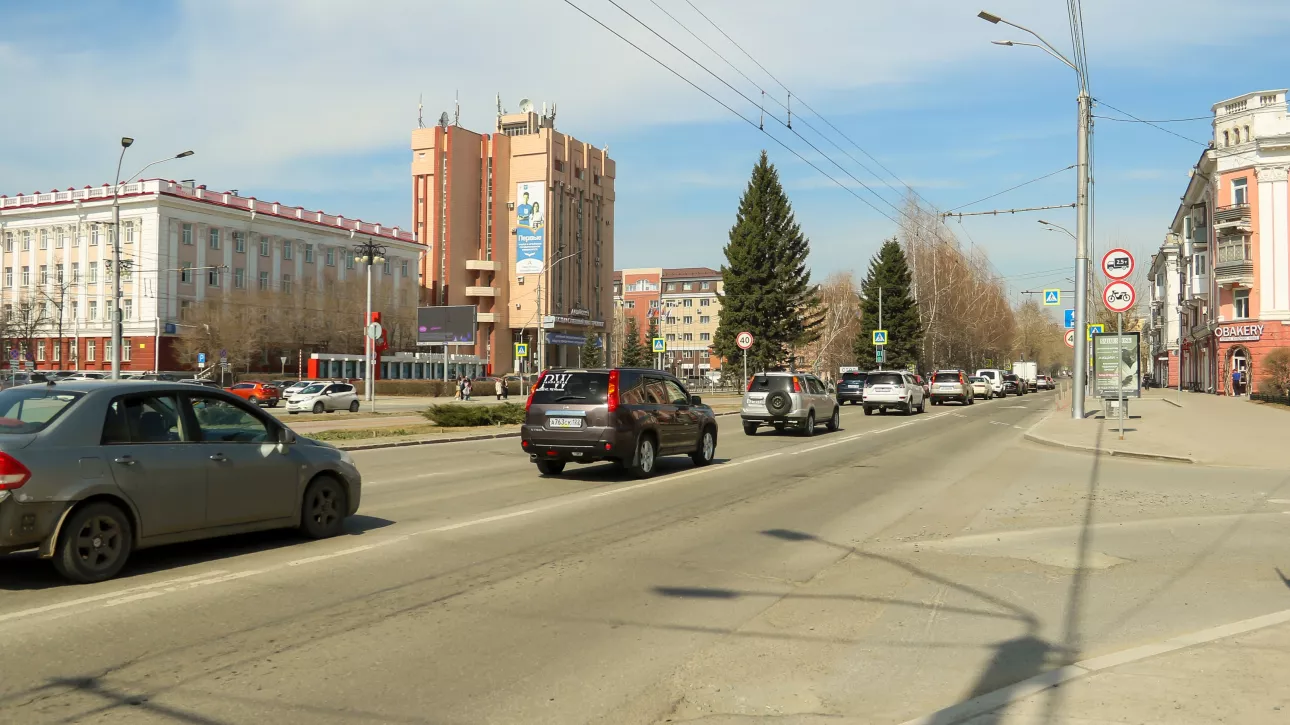 Ленинские ямки: как выглядит главный проспект Барнаула перед большим ремонтом. Фото