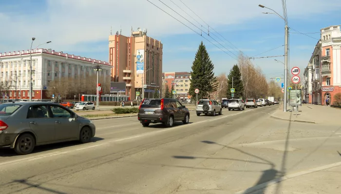 Ленинские ямки: как выглядит главный проспект Барнаула перед большим ремонтом. Фото