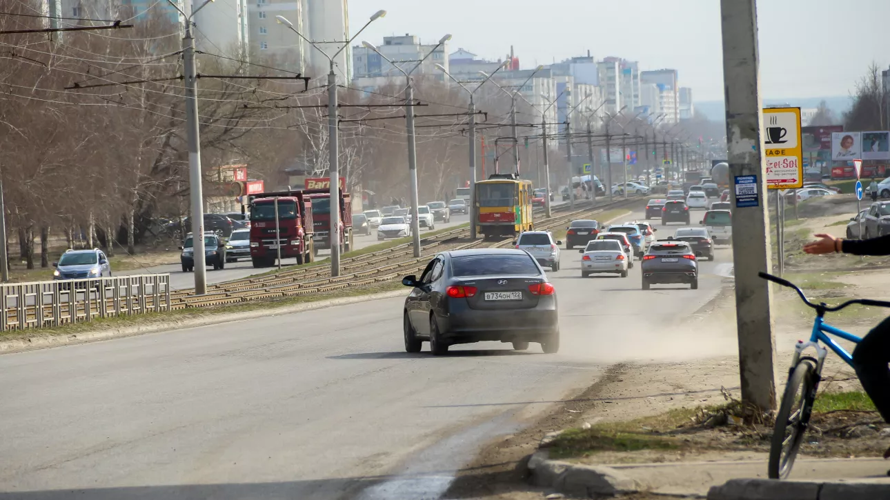 Асфальт большой дороги: как выглядит улица Попова в Барнауле перед ремонтом. Фото