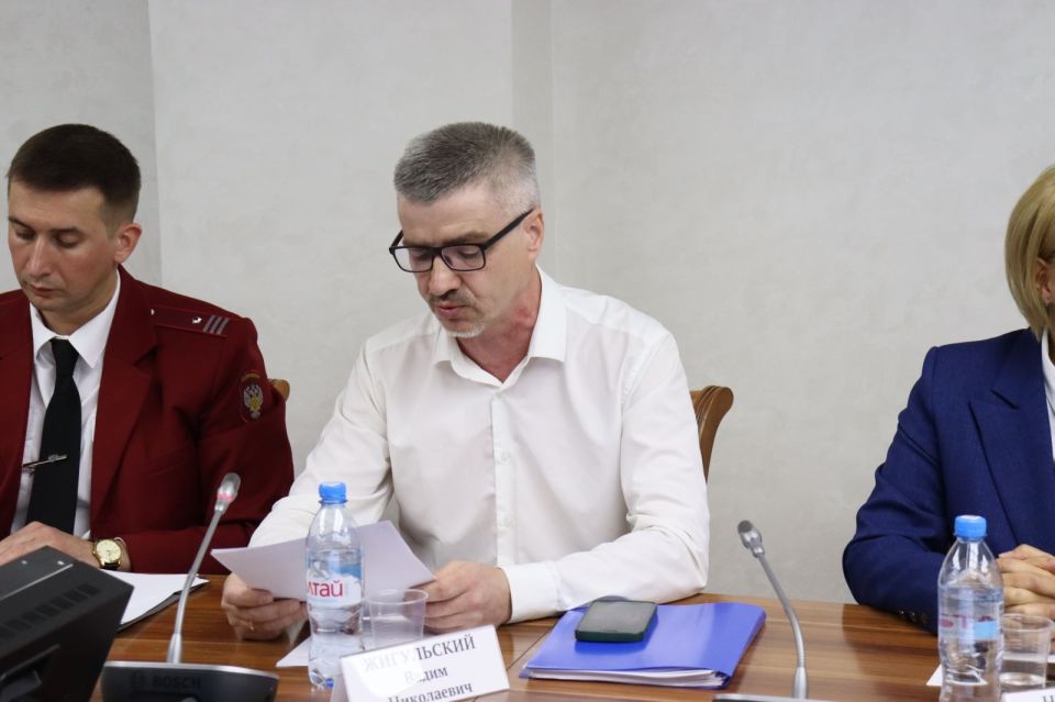 Круглый стол "Обеспечение доступности инклюзивного образования для детей и подростков с расстройствами аутистического спектра (РАС): состояние, механизмы поддержки и пути решения проблем в Алтайском крае"