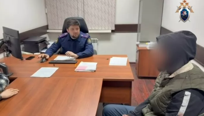 Пациент вонзил нож в лицо и шею дежурным врачам в больнице Дагестана