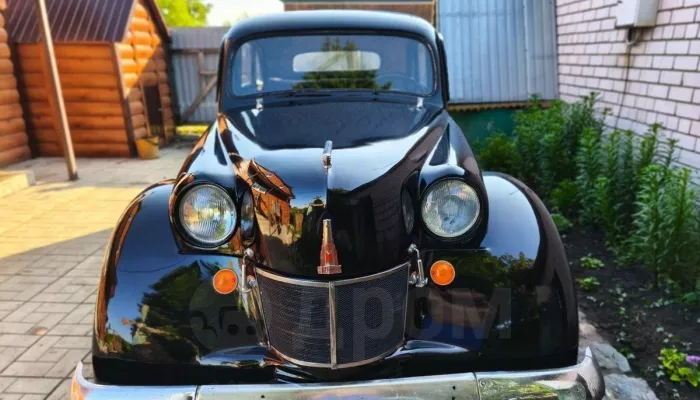 Советское ретроавто на ходу и с 70-летней историей продают в Барнауле. Фото