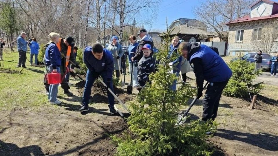 Общегородской субботник в Барнауле. 24 апреля