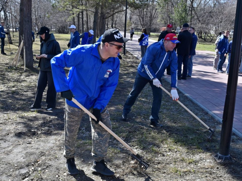 Общегородской субботник в Барнауле. 24 апреля