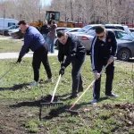 Масштабная уборка прошла в барнаульском парке Юбилейный. Фото