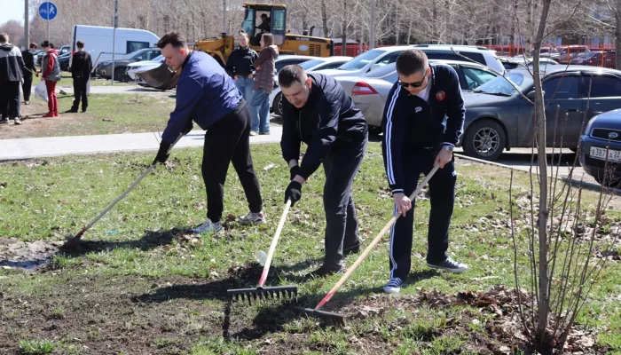 Масштабная уборка прошла в барнаульском парке Юбилейный. Фото