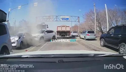 Двое взрослых и ребенок пострадали в ДТП с бетономешалкой в Барнауле