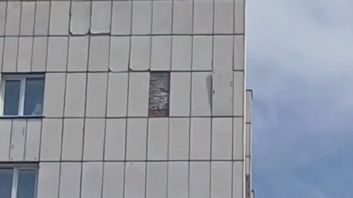 Плитка на фасаде дома на пр. Ленина, 153