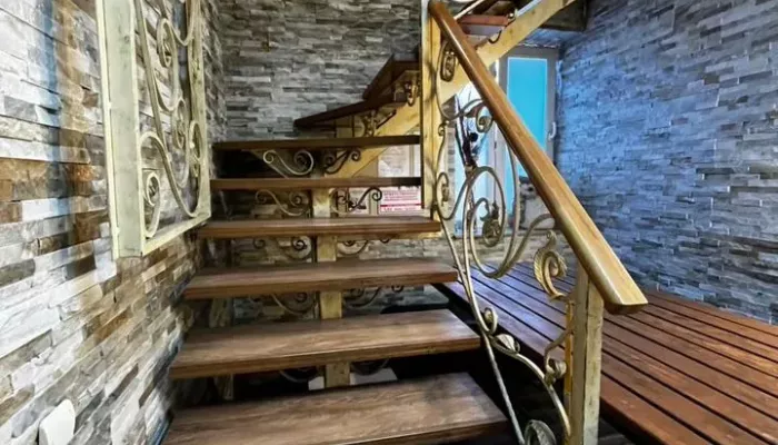 Банный комплекс выставили на продажу в центре Барнаула почти за 30 млн рублей. Фото