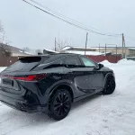 Черный Lexus с красным салоном и в богатой комплектации продают в Горном Алтае. Фото