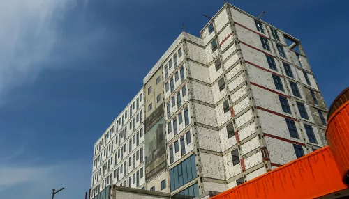 Готовность 98%: на проспекте Ленина завершают легенду долгостроев Барнаула. Фото