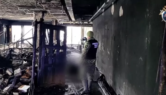 Восемь погибших и обожженные тела: подробности пожара на стройке в Москве