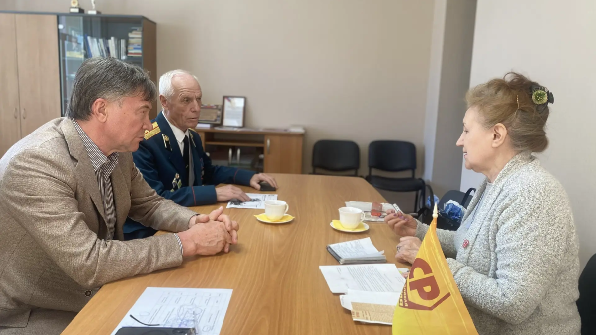 Александр Терентьев провел личный прием граждан в Барнауле