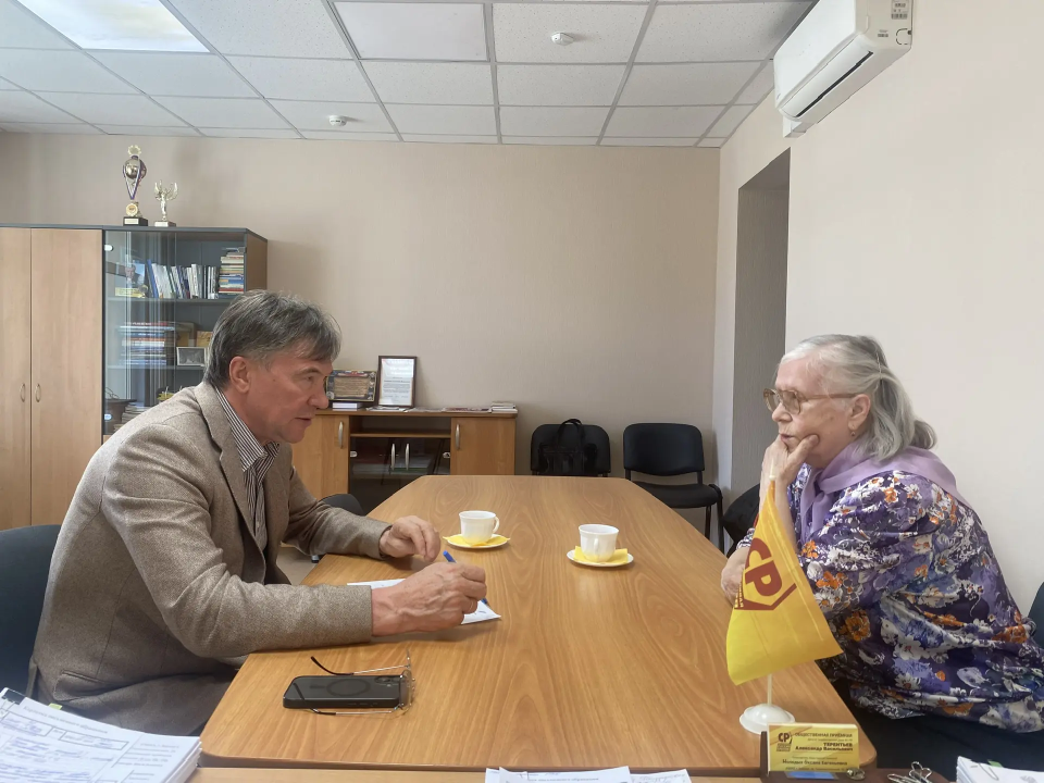 Александр Терентьев провел личный прием граждан в Барнауле