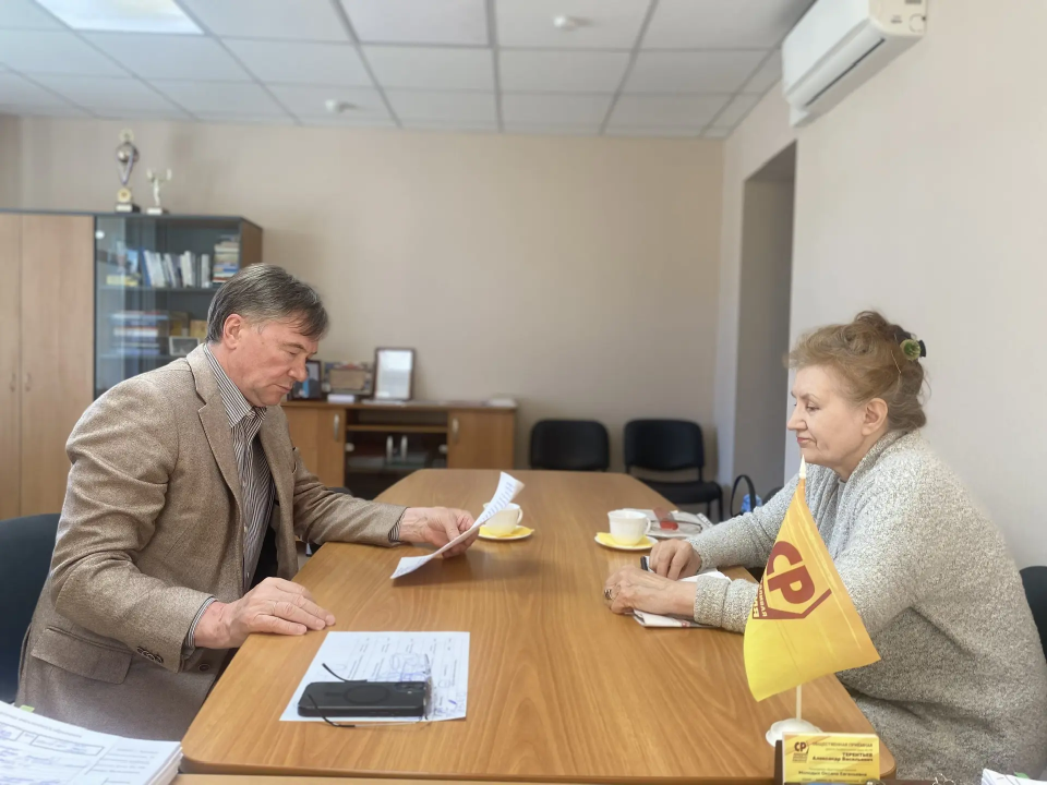 Александр Терентьев провел личный прием граждан в Барнауле