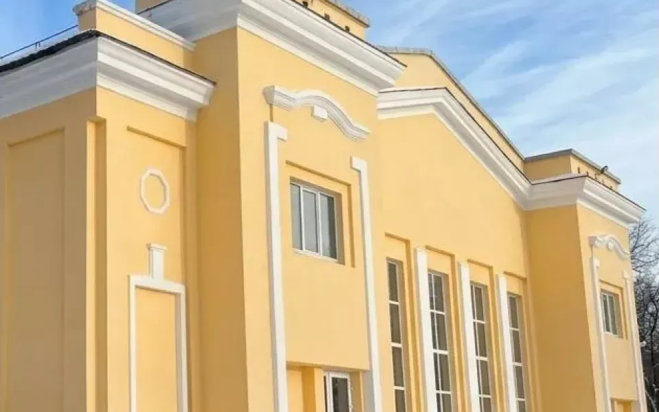 Бывший Дом культуры в Барнауле пытаются сдать под ресторан и клуб. Фото