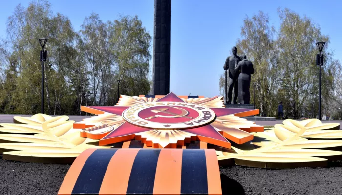 Орден с георгиевской лентой уберут с барнаульского Мемориала Славы на зиму