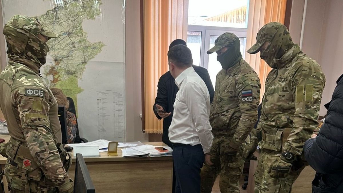 Задержание экс-начальника отдела администрации Первомайского района 