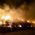 Огромный пожар уничтожил 700 тюков сена в Алтайском крае