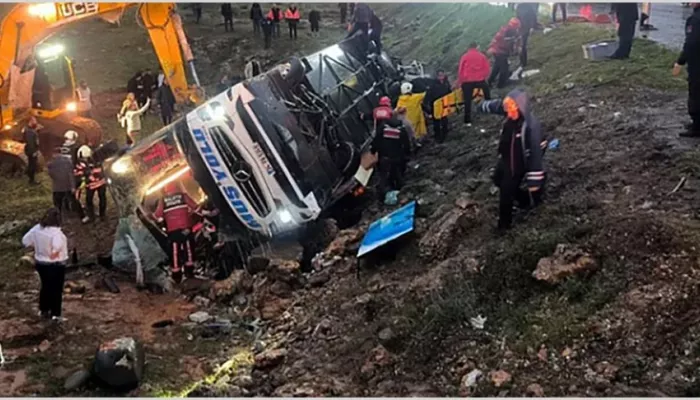 Четыре человека погибли и 15 пострадали в ДТП с автобусом в Турции