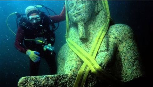 Ученые обнаружили древний храм с богатствами на дне Средиземного моря
