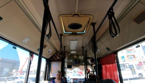 Барнаульцы жалуются на духоту в автобусах