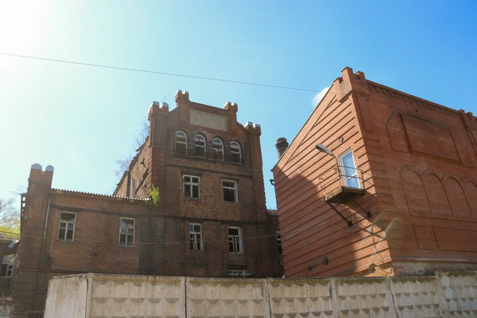 Комплекс дрожже-винокуренного завода Зверева на улице Мамонтова, 305а. Май 2026 года